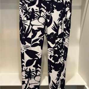Chico's Travelers Navy and White Floral Pants, Size 2